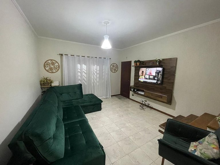 Aconchegante casa com piscina