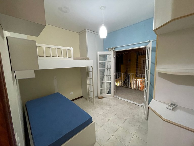 Aconchegante casa com piscina