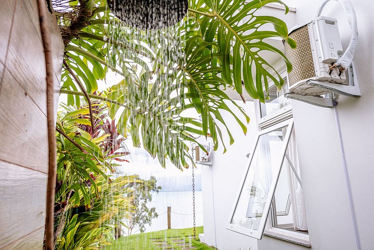 Casa na costeira com vista para o mar