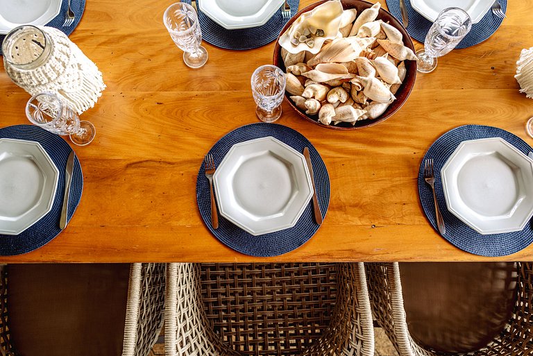 Casa em Condomínio na Praia das Toninhas com Vista para o Ma