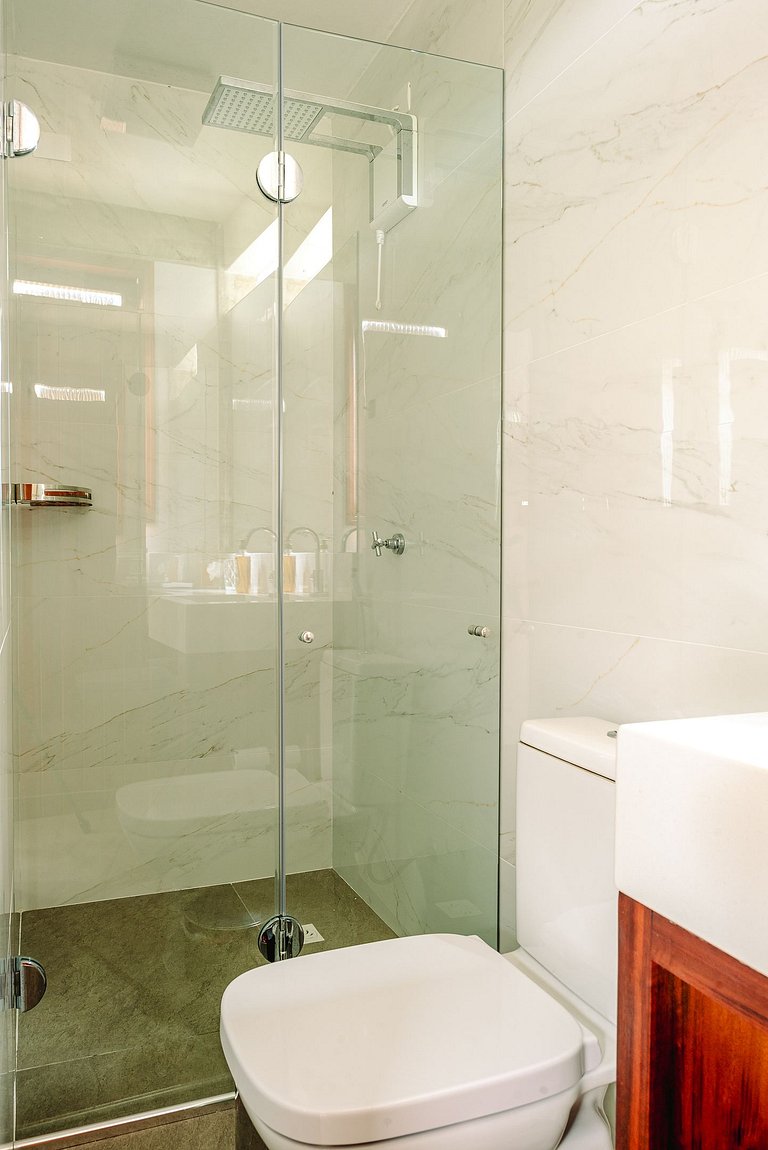 Casa em Condomínio na Praia das Toninhas com Vista para o Ma