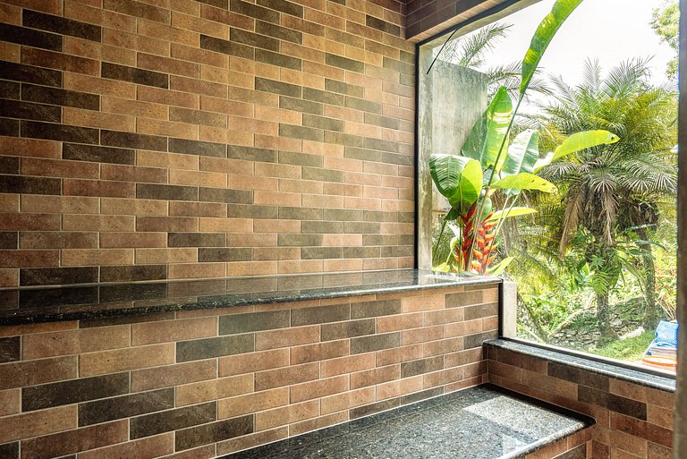 Casa em Condomínio na Praia das Toninhas com Vista para o Ma