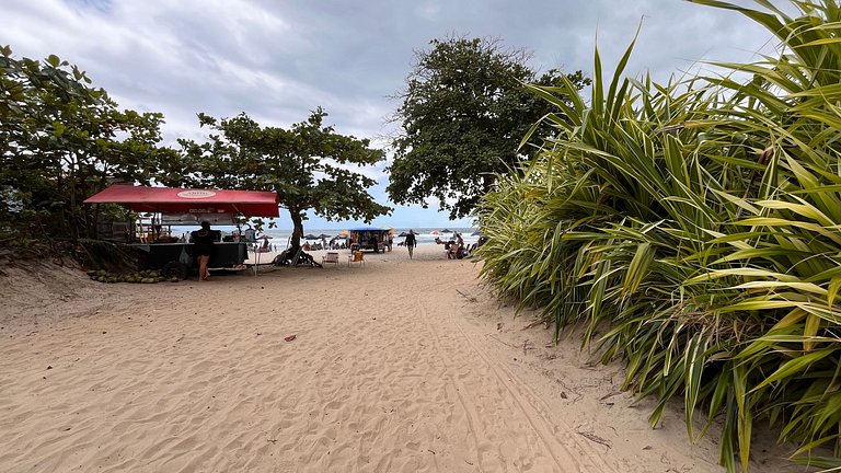 Refúgio a poucos passos da Praia de Guaecá