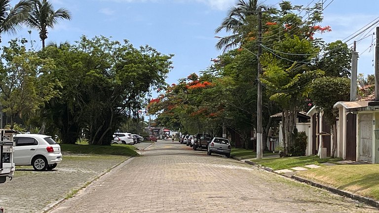 Refúgio a poucos passos da Praia de Guaecá
