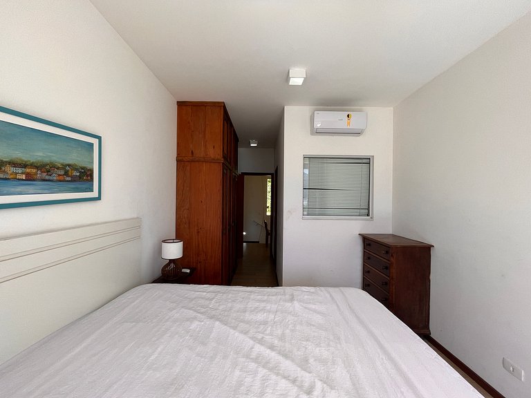 Casa com Piscina de Borda Infinita e Vista para o Mar l Ubat