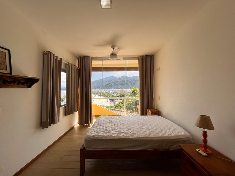 Casa com Piscina de Borda Infinita e Vista para o Mar l Ubat