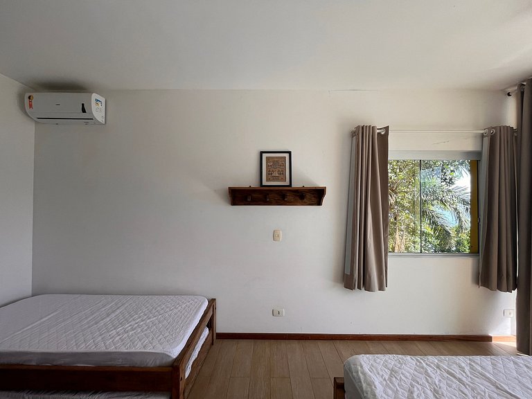 Casa com Piscina de Borda Infinita e Vista para o Mar l Ubat