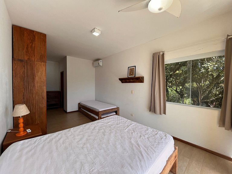 Casa com Piscina de Borda Infinita e Vista para o Mar l Ubat