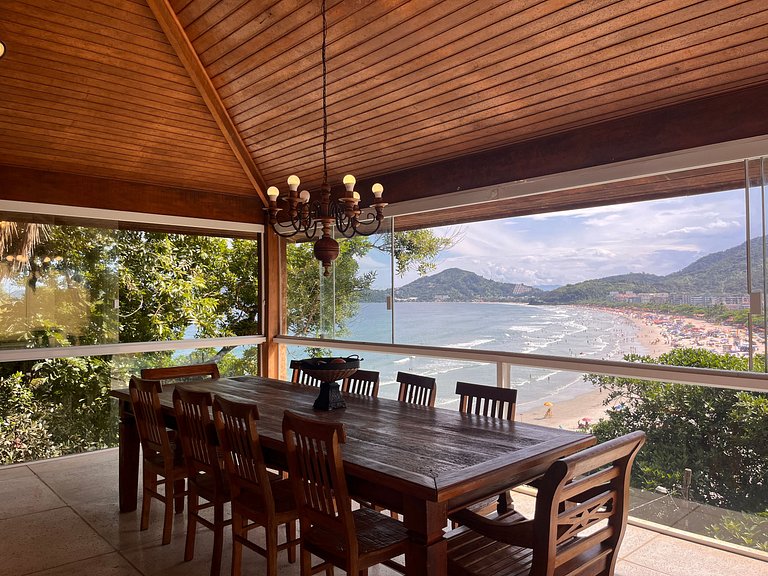 Casa com Piscina de Borda Infinita e Vista para o Mar l Ubat