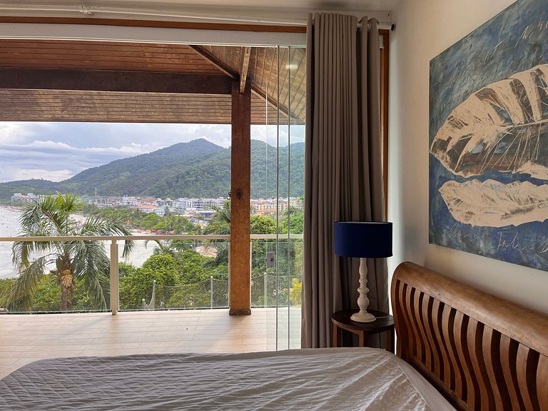 Casa com Piscina de Borda Infinita e Vista para o Mar l Ubat