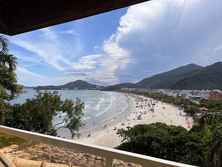 Casa com Piscina de Borda Infinita e Vista para o Mar l Ubat