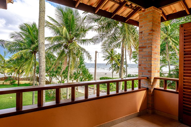 Belíssima casa pé na areia com jacuzzi