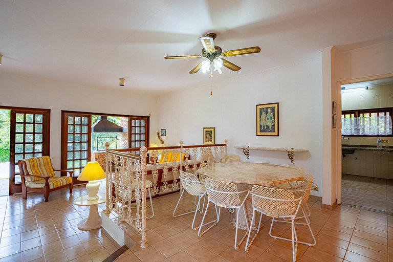 Casa com piscina para relaxar a 3 minutos da praia