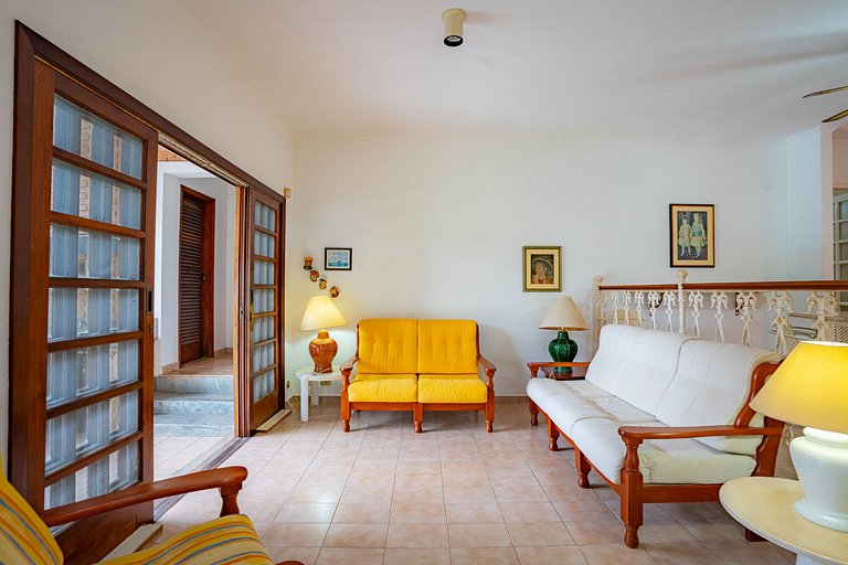 Casa confortável a 5 minutos da Praia das Cigarras