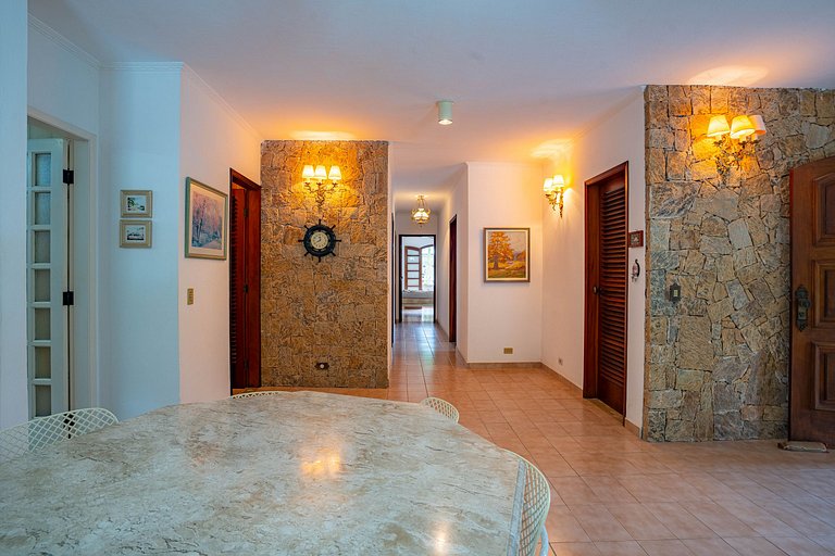 Casa confortável a 5 minutos da Praia das Cigarras