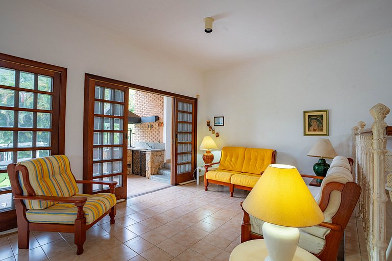 Casa confortável a 5 minutos da Praia das Cigarras