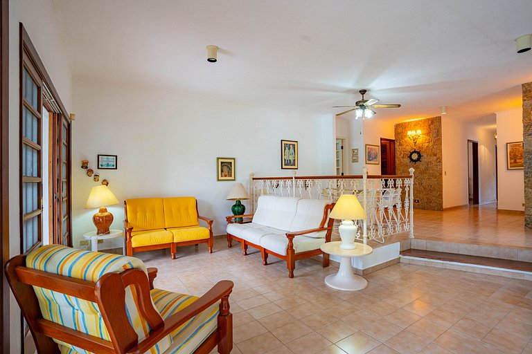 Casa confortável a 5 minutos da Praia das Cigarras