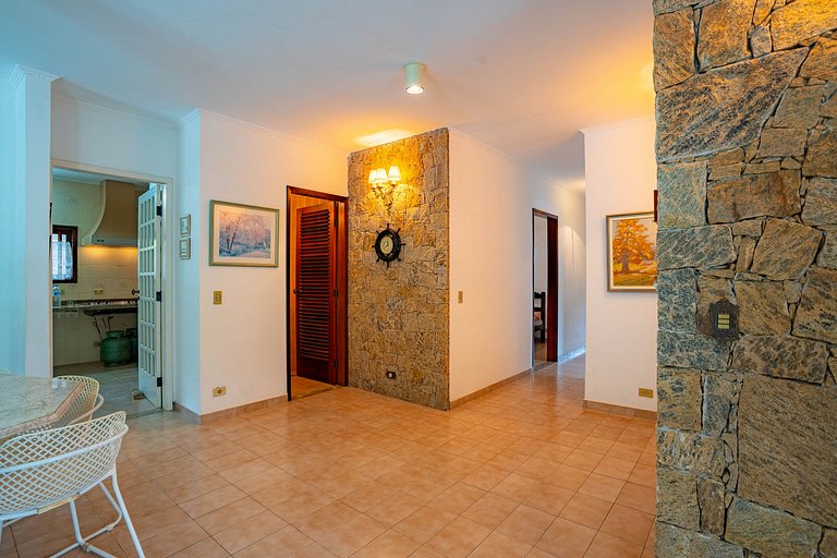 Casa confortável a 5 minutos da Praia das Cigarras