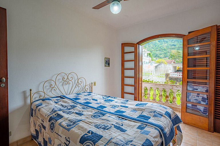 Casa com piscina para relaxar a 3 minutos da praia