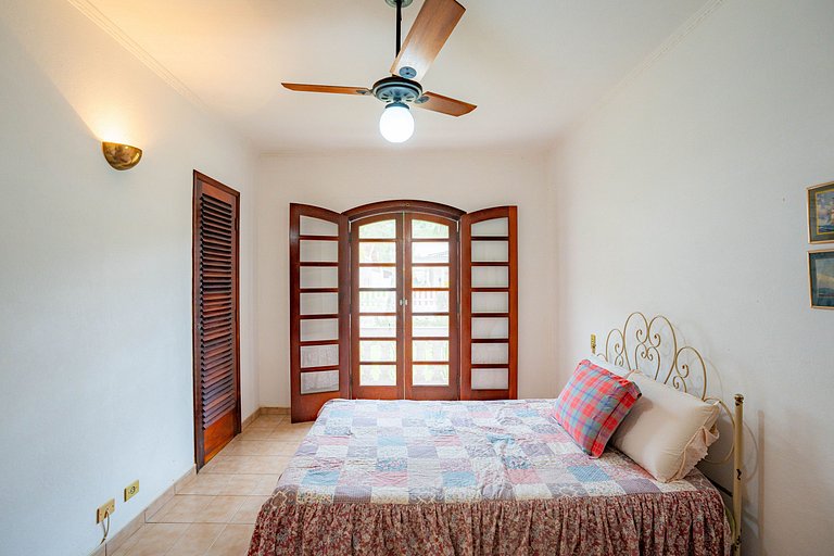 Casa com piscina para relaxar a 3 minutos da praia