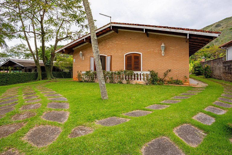Casa confortável a 5 minutos da Praia das Cigarras
