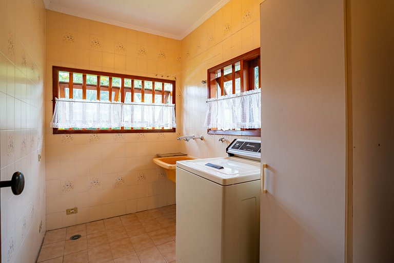 Casa com piscina para relaxar a 3 minutos da praia