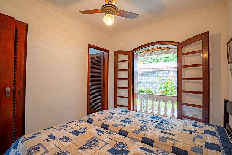 Casa com piscina para relaxar a 3 minutos da praia