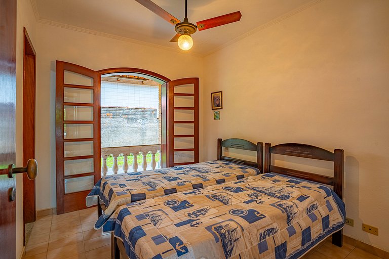 Casa com piscina para relaxar a 3 minutos da praia